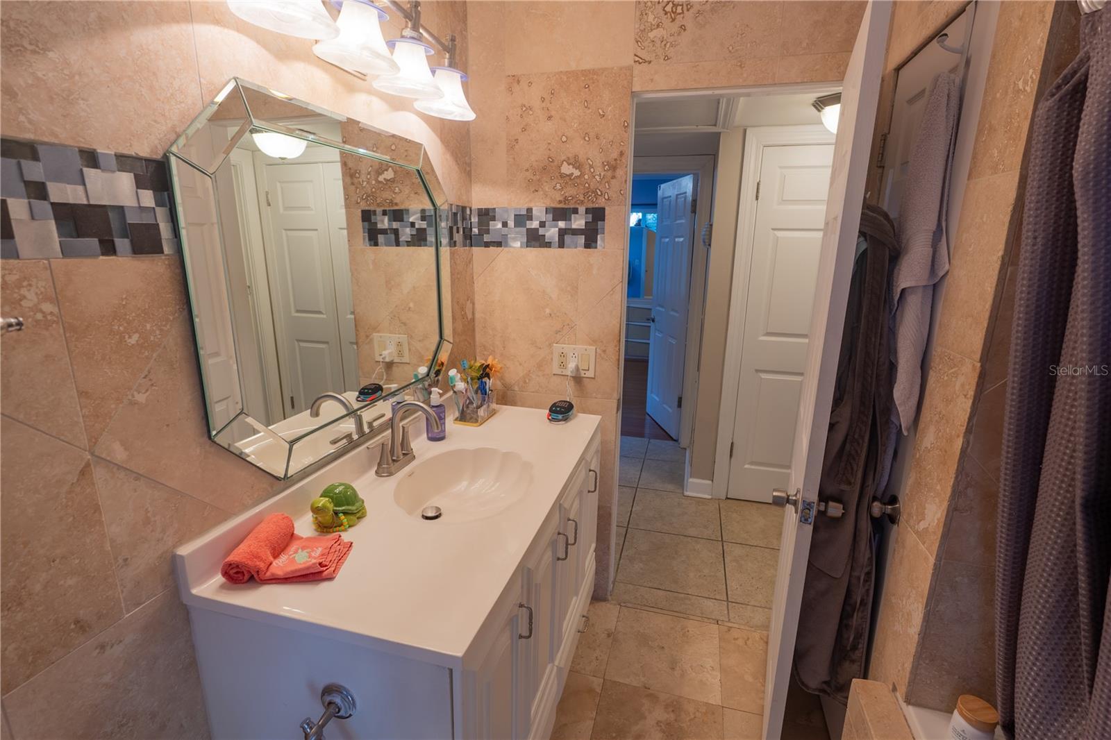 Image 26 of 50 For 33 Southwind Drive