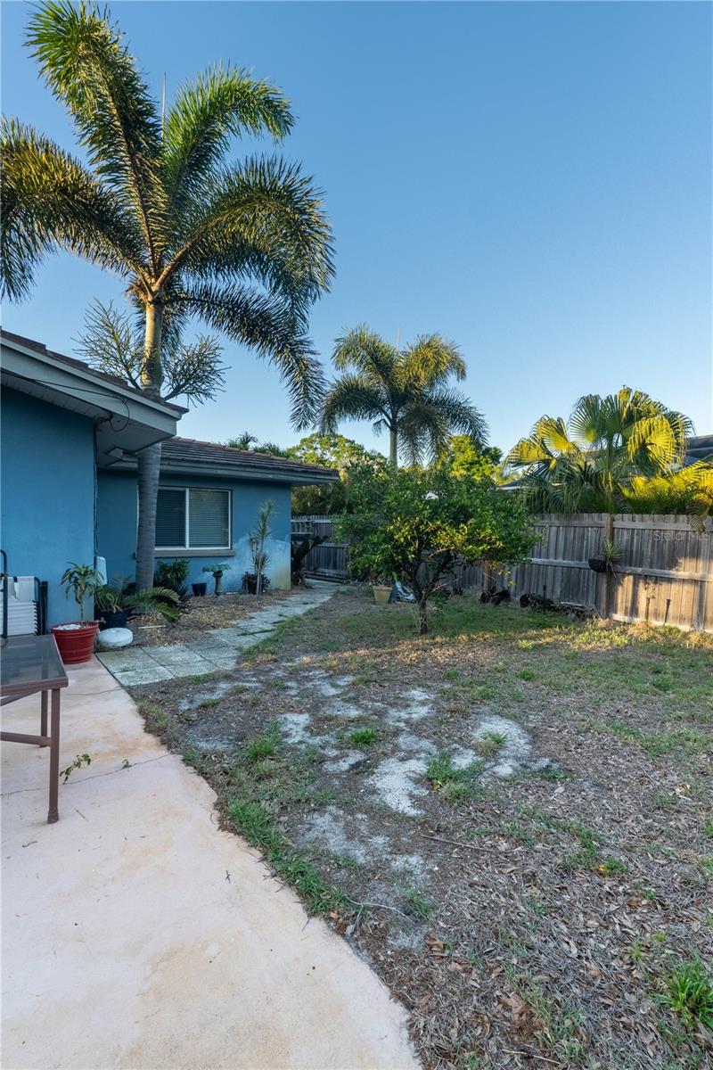 Image 40 of 50 For 33 Southwind Drive