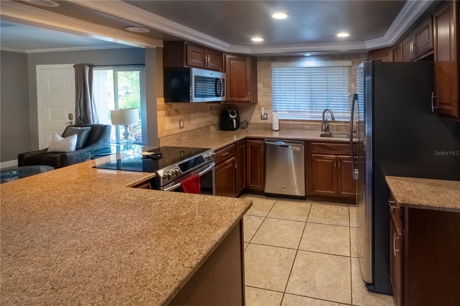 Image 8 of 50 For 33 Southwind Drive