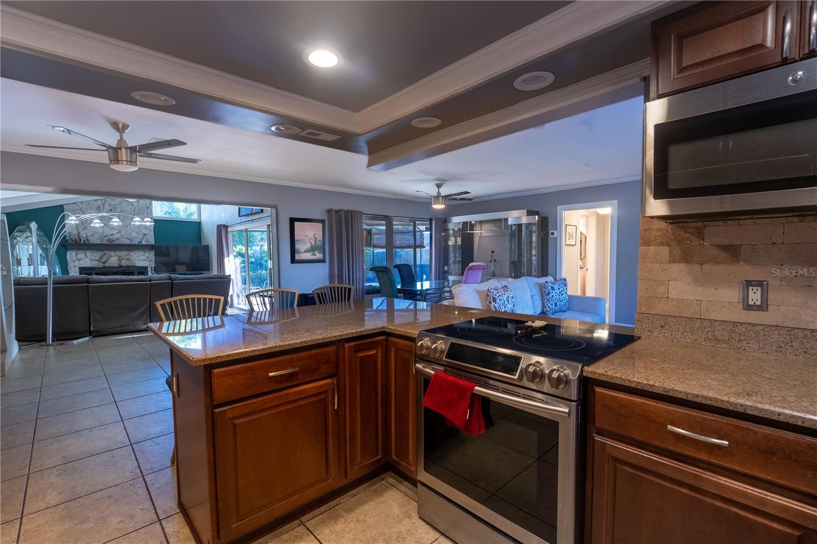 Image 9 of 50 For 33 Southwind Drive