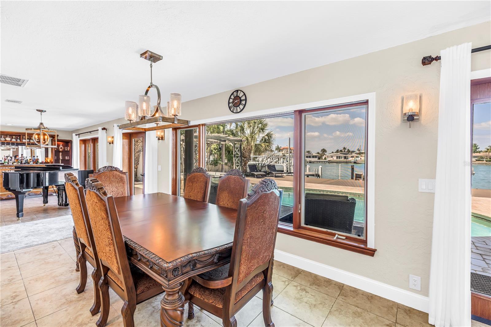 Image 35 of 96 For 3945 Poinsettia Drive