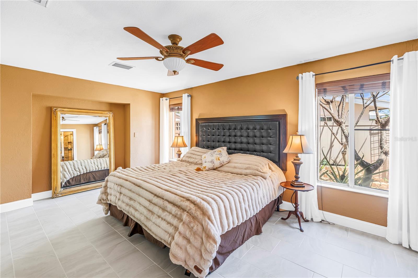 Image 38 of 96 For 3945 Poinsettia Drive