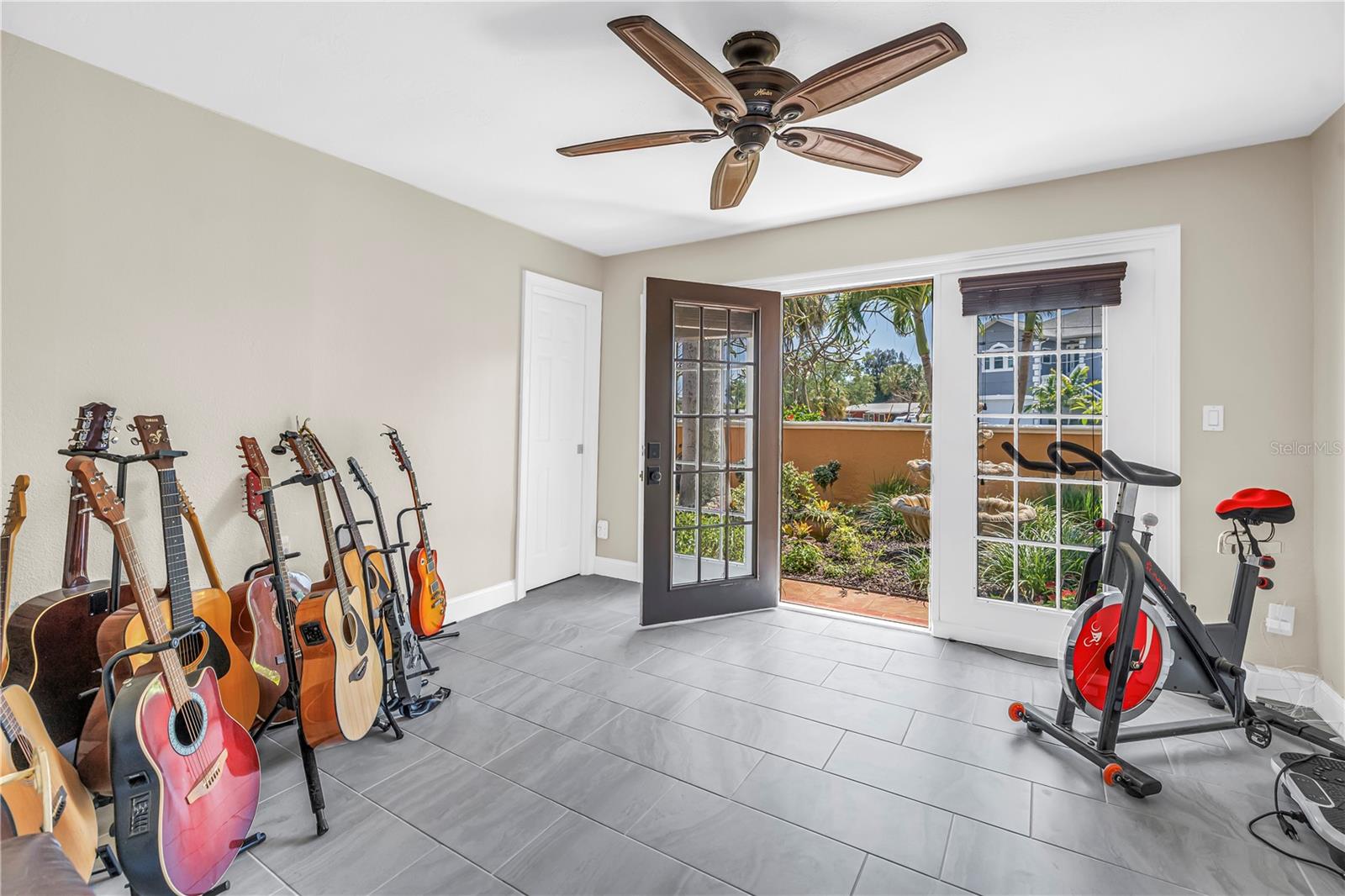 Image 42 of 96 For 3945 Poinsettia Drive