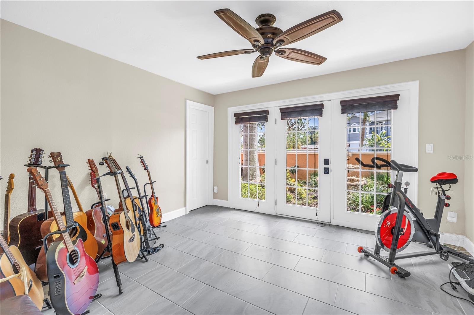 Image 43 of 96 For 3945 Poinsettia Drive