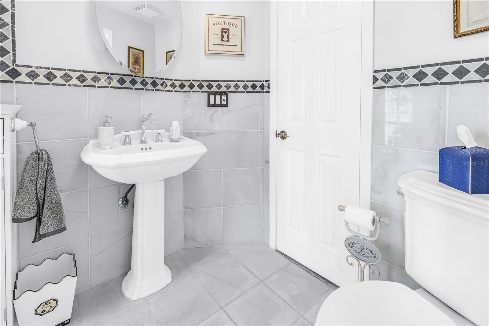 Image 44 of 96 For 3945 Poinsettia Drive