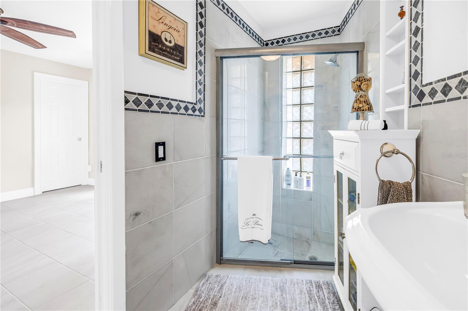 Image 45 of 96 For 3945 Poinsettia Drive