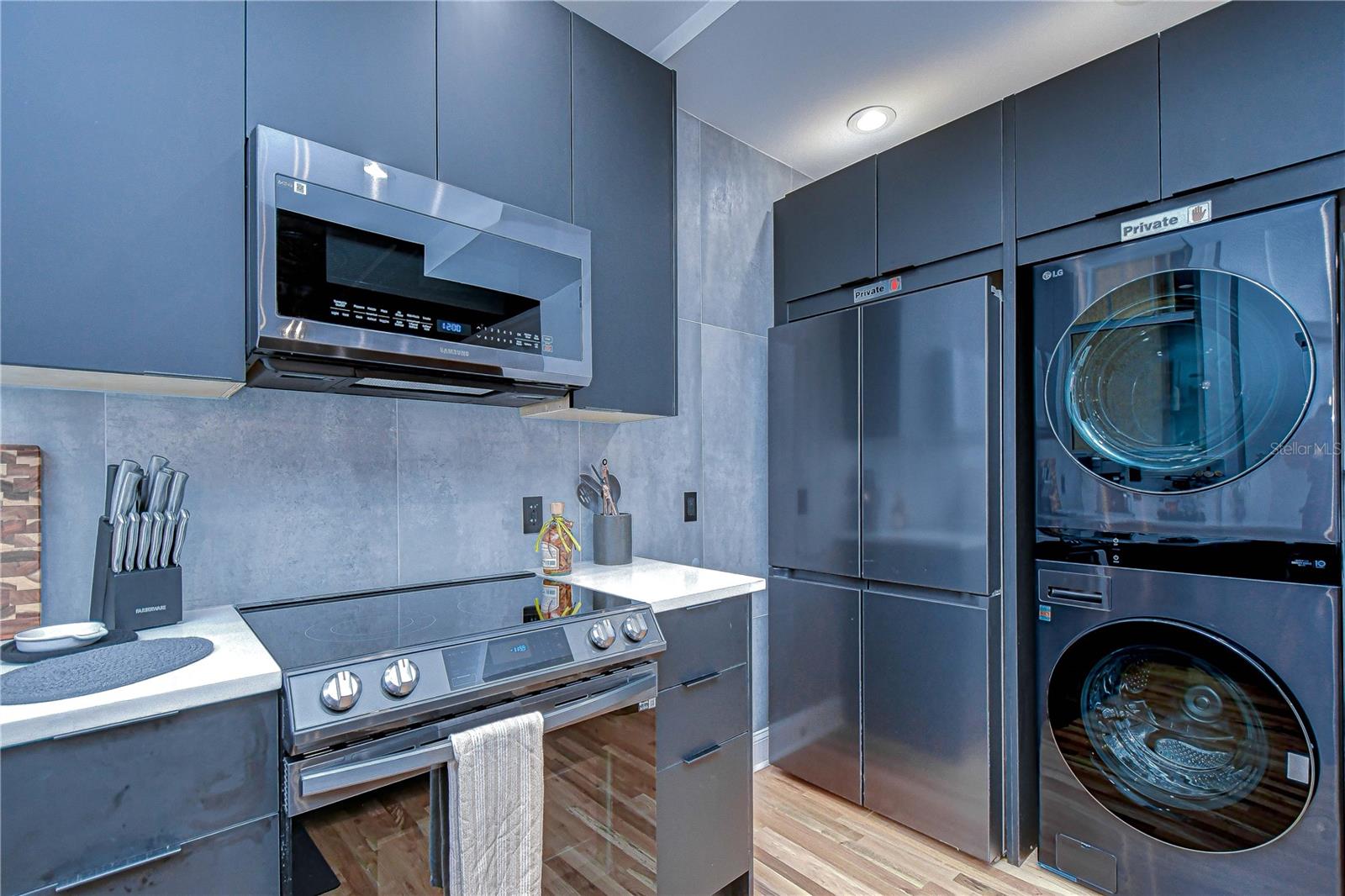 Image 11 of 28 For 215 Central Avenue 2b