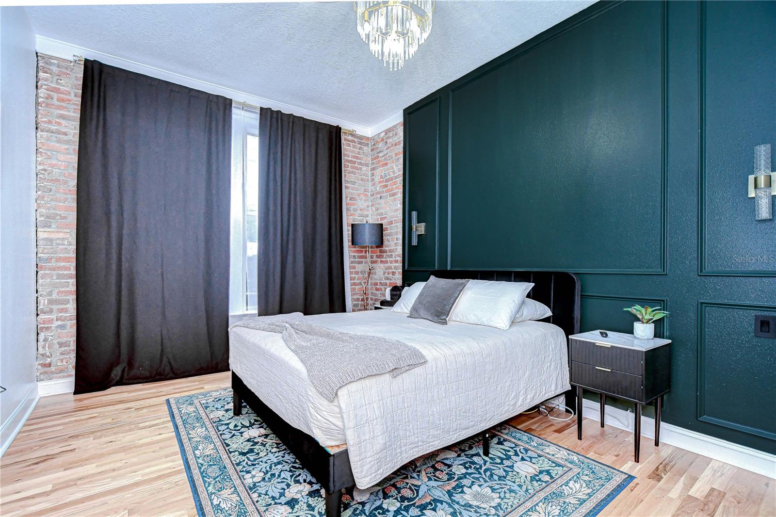 Image 18 of 28 For 215 Central Avenue 2b