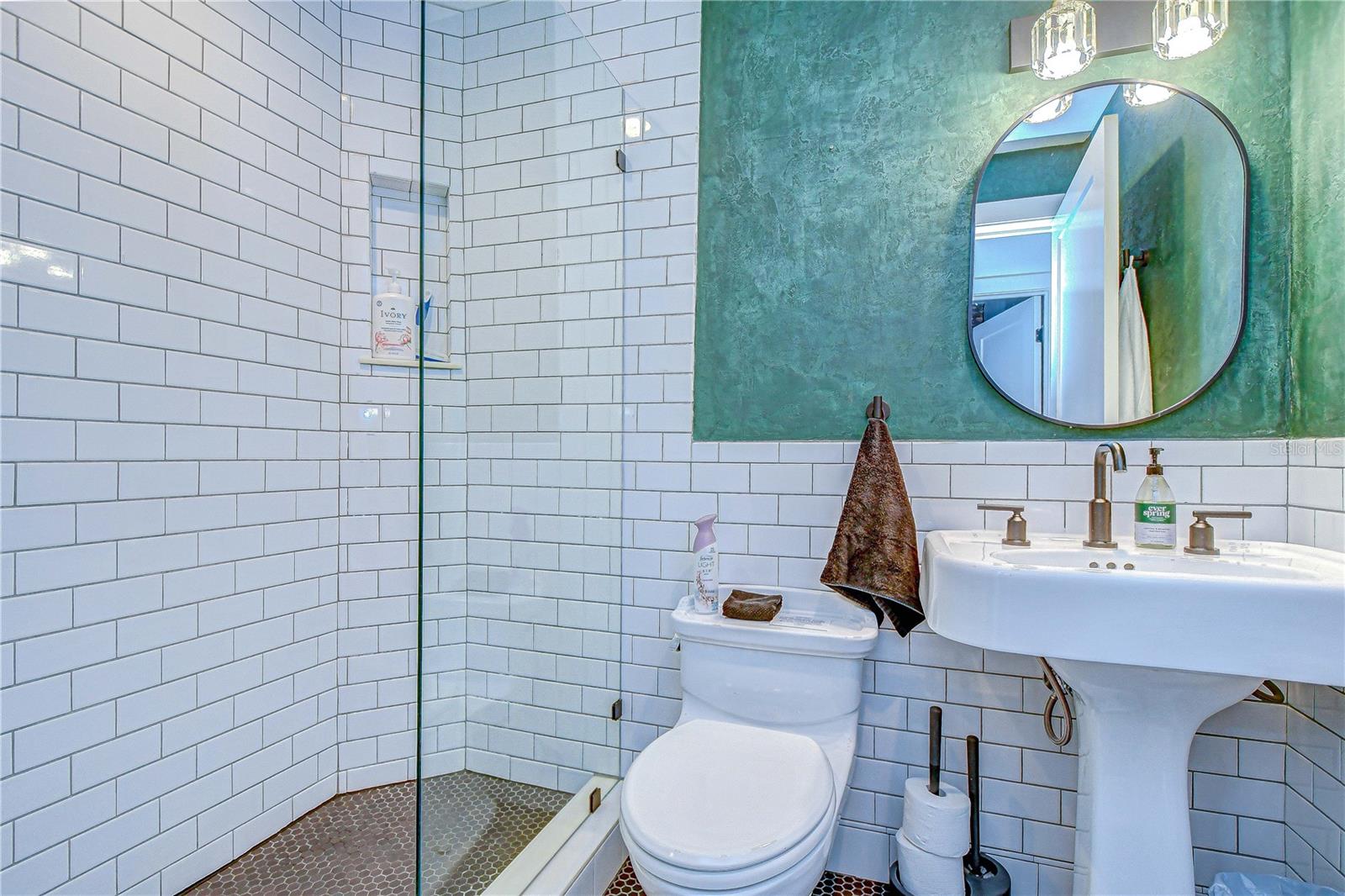 Image 21 of 28 For 215 Central Avenue 2b