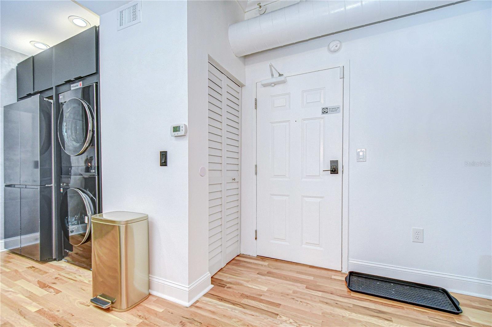 Image 6 of 28 For 215 Central Avenue 2b