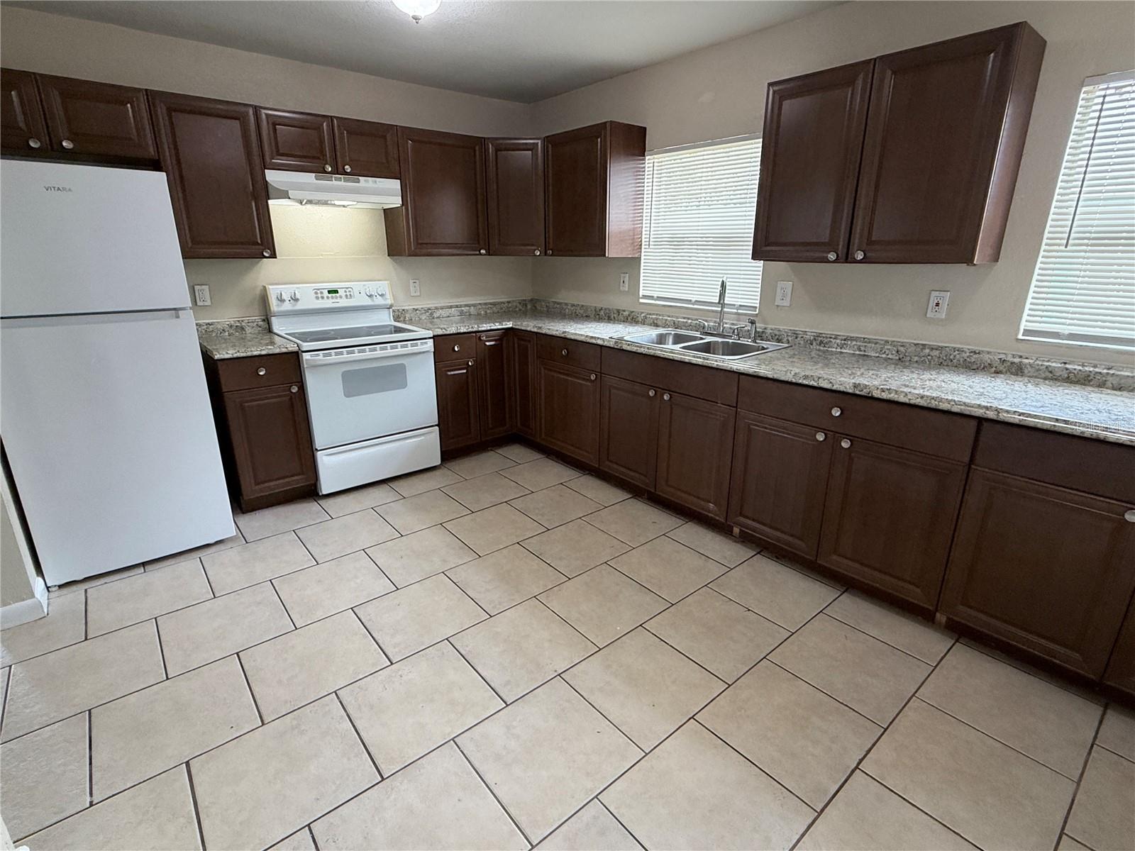 Image 3 of 5 For 609 Washington Avenue