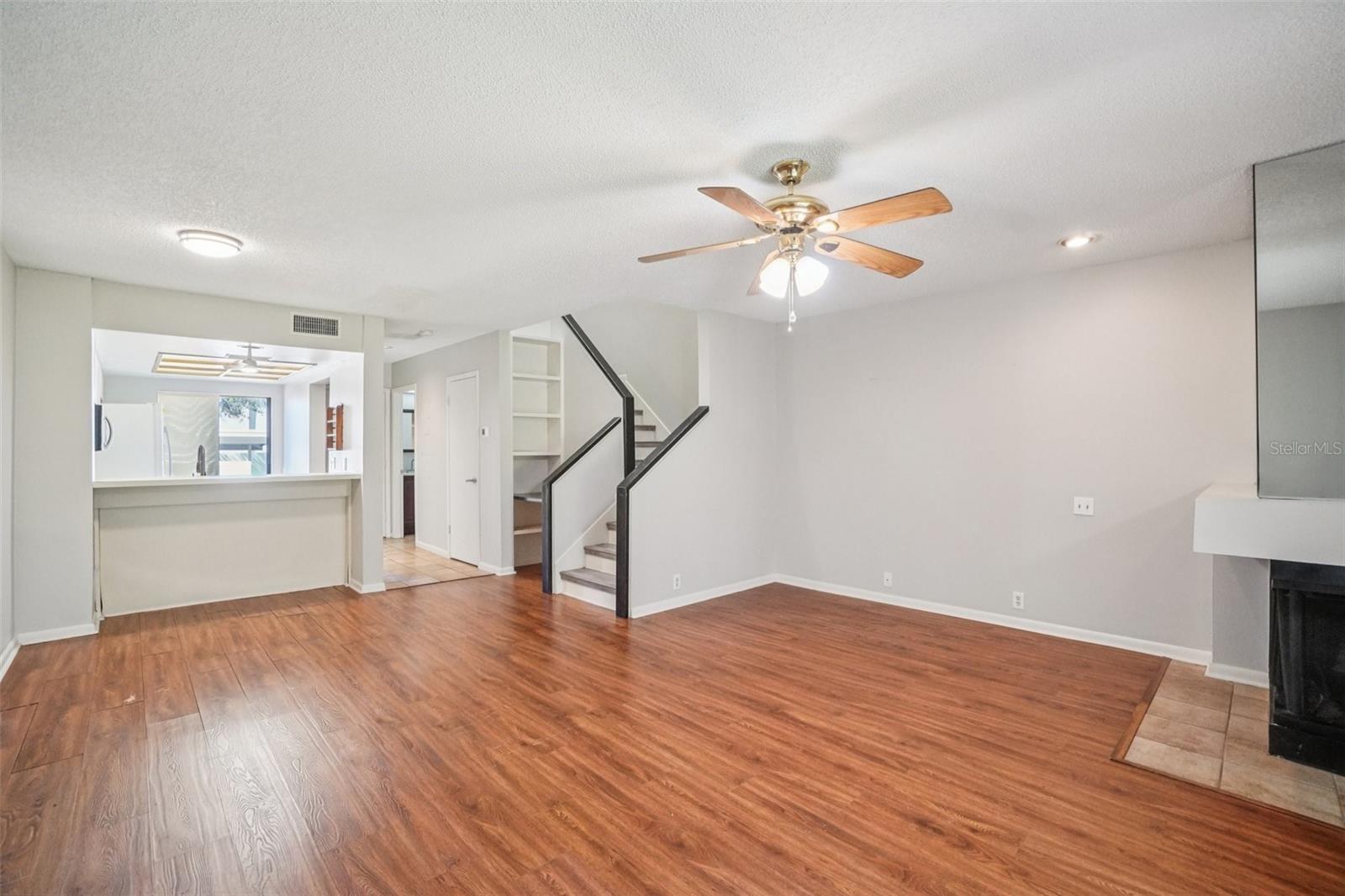 Image 12 of 41 For 745 Oak Park Place