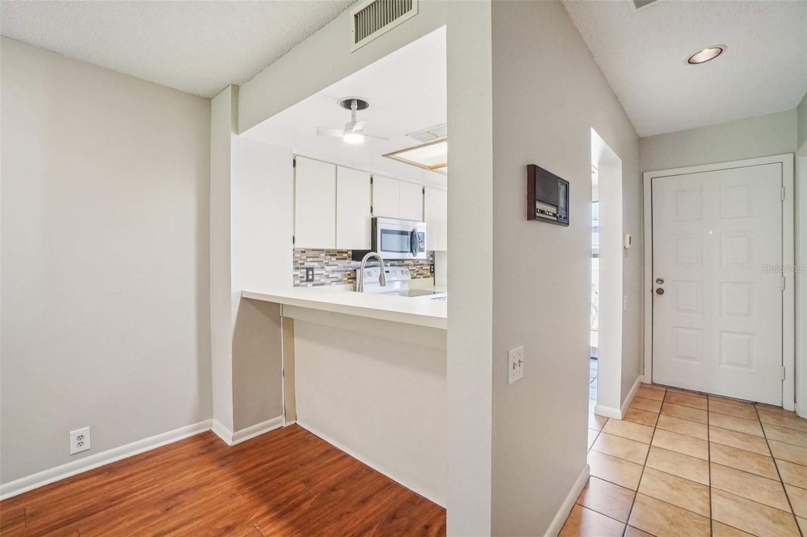 Image 14 of 41 For 745 Oak Park Place