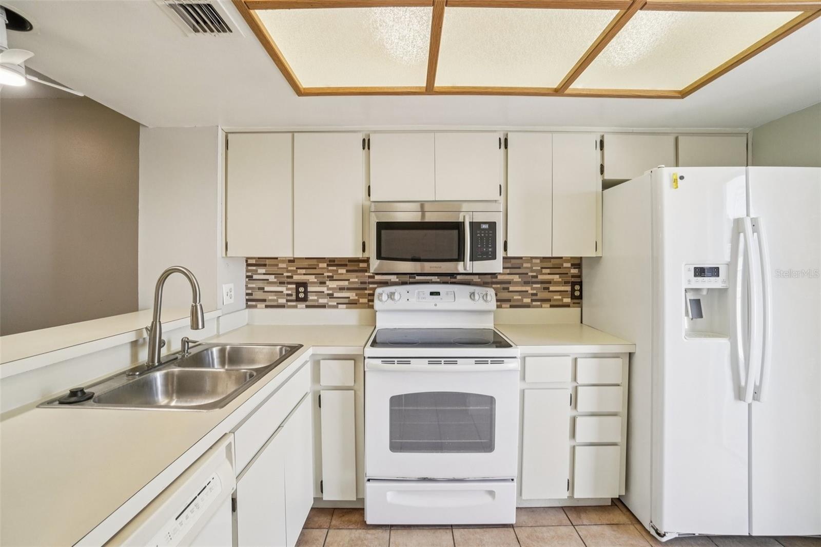 Image 15 of 41 For 745 Oak Park Place