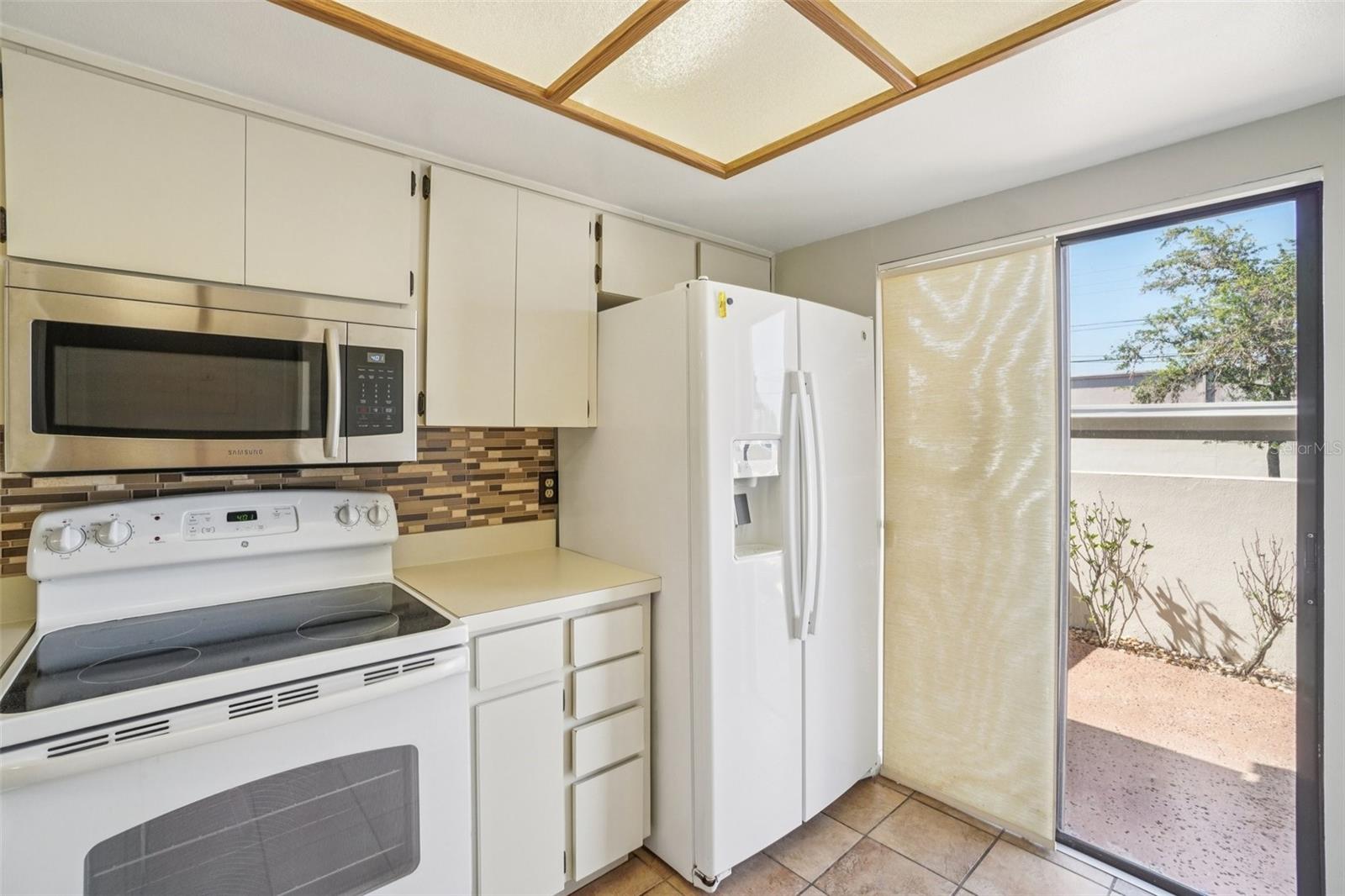 Image 16 of 41 For 745 Oak Park Place