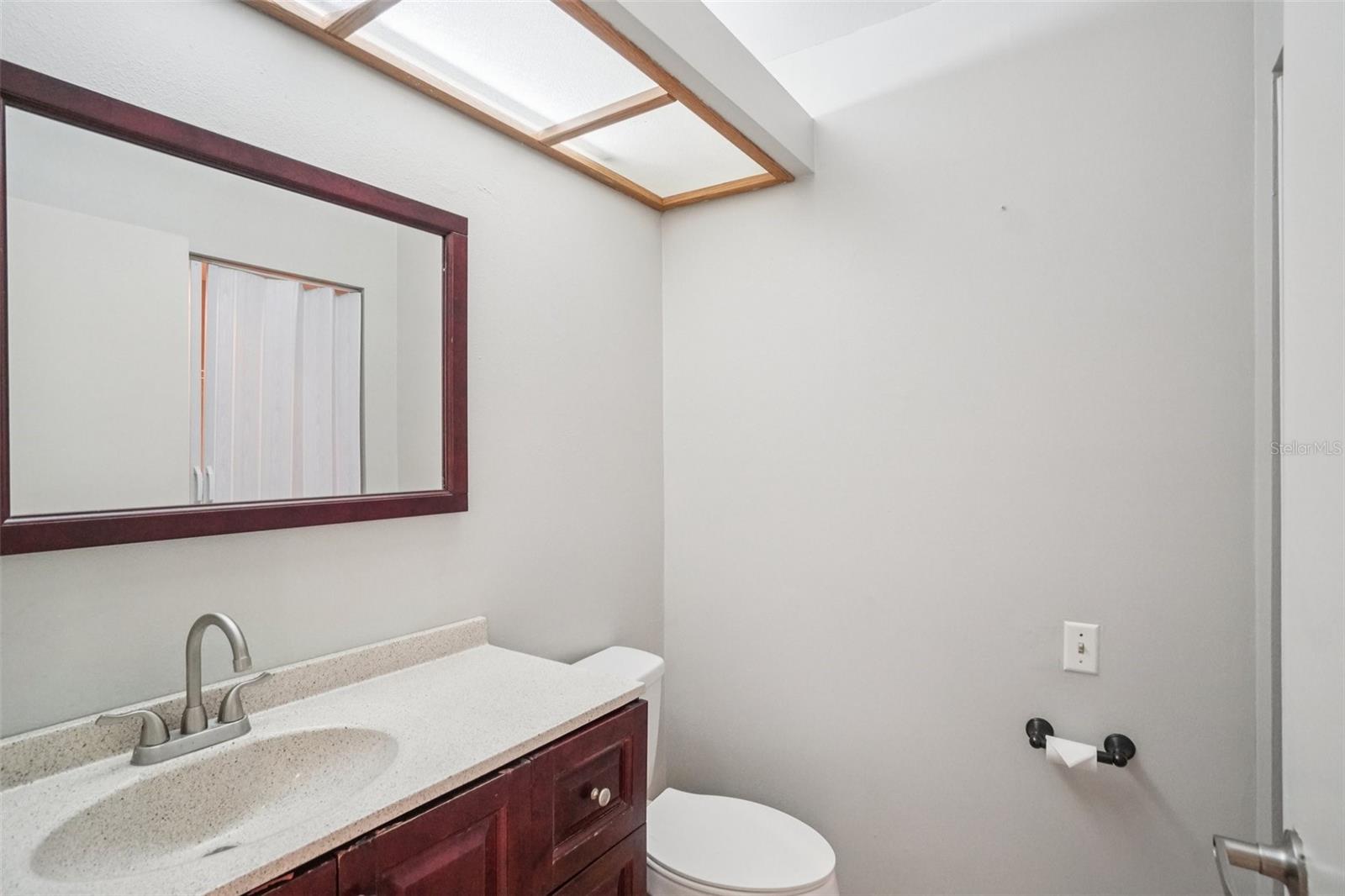 Image 19 of 41 For 745 Oak Park Place