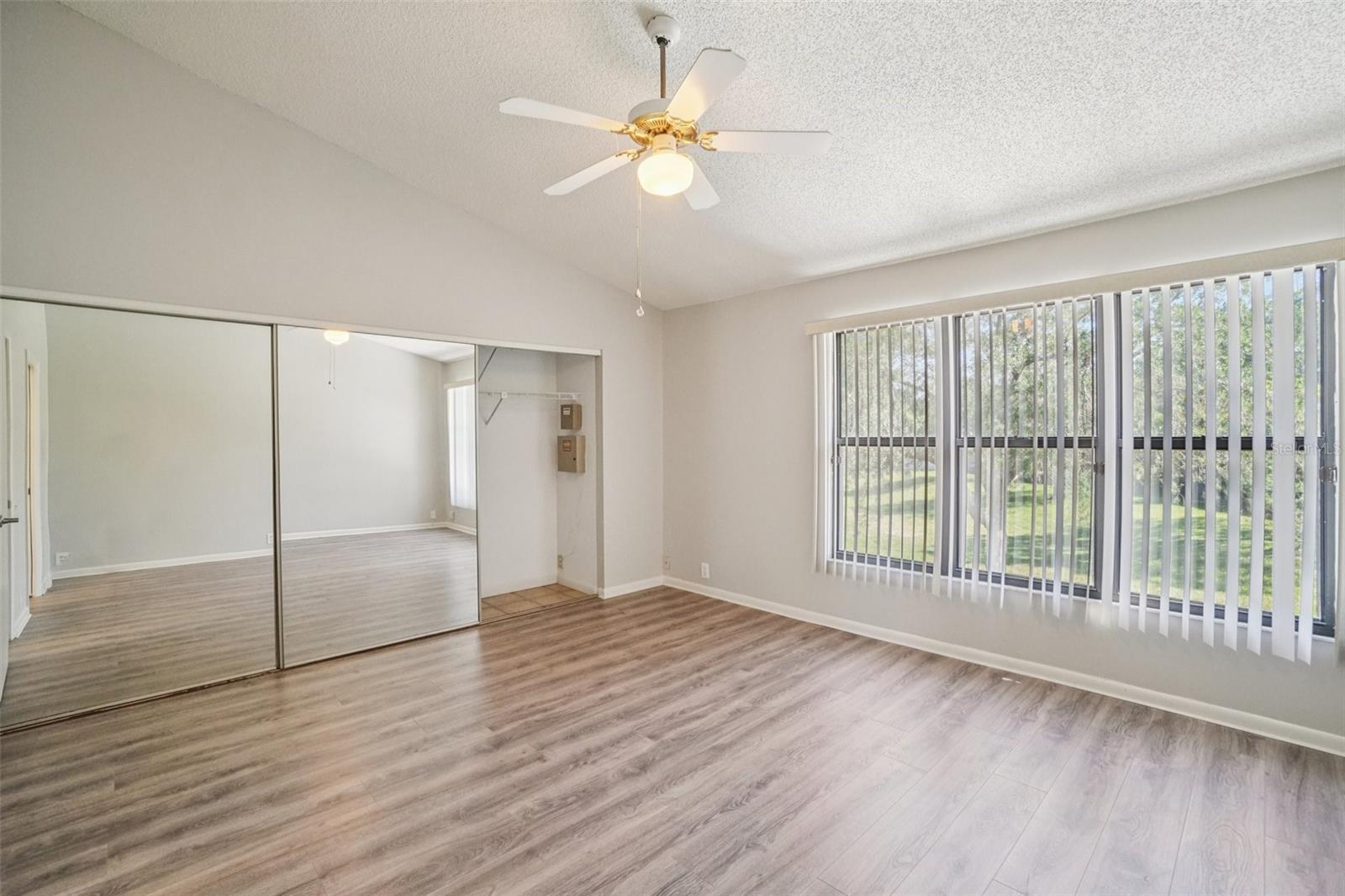 Image 24 of 41 For 745 Oak Park Place