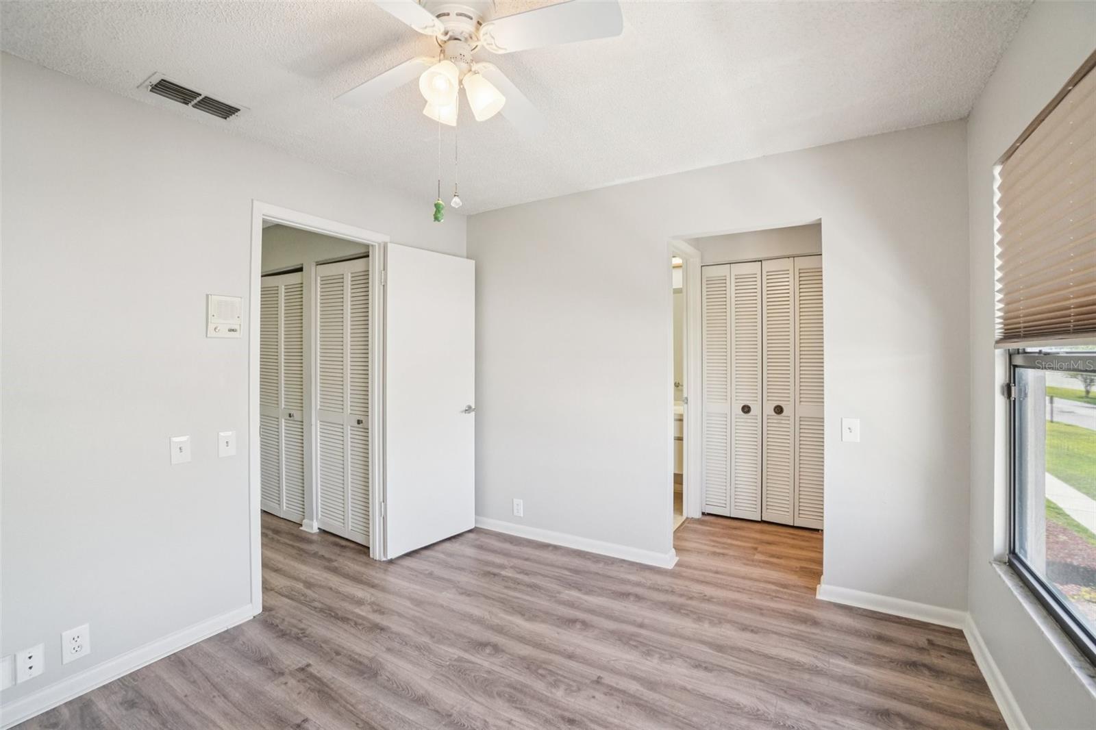 Image 29 of 41 For 745 Oak Park Place