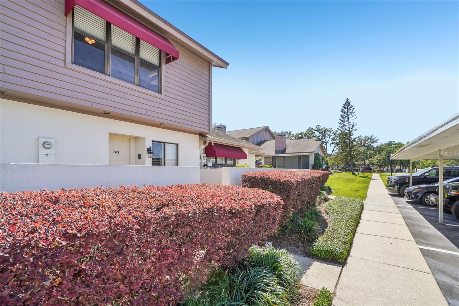 Image 3 of 41 For 745 Oak Park Place