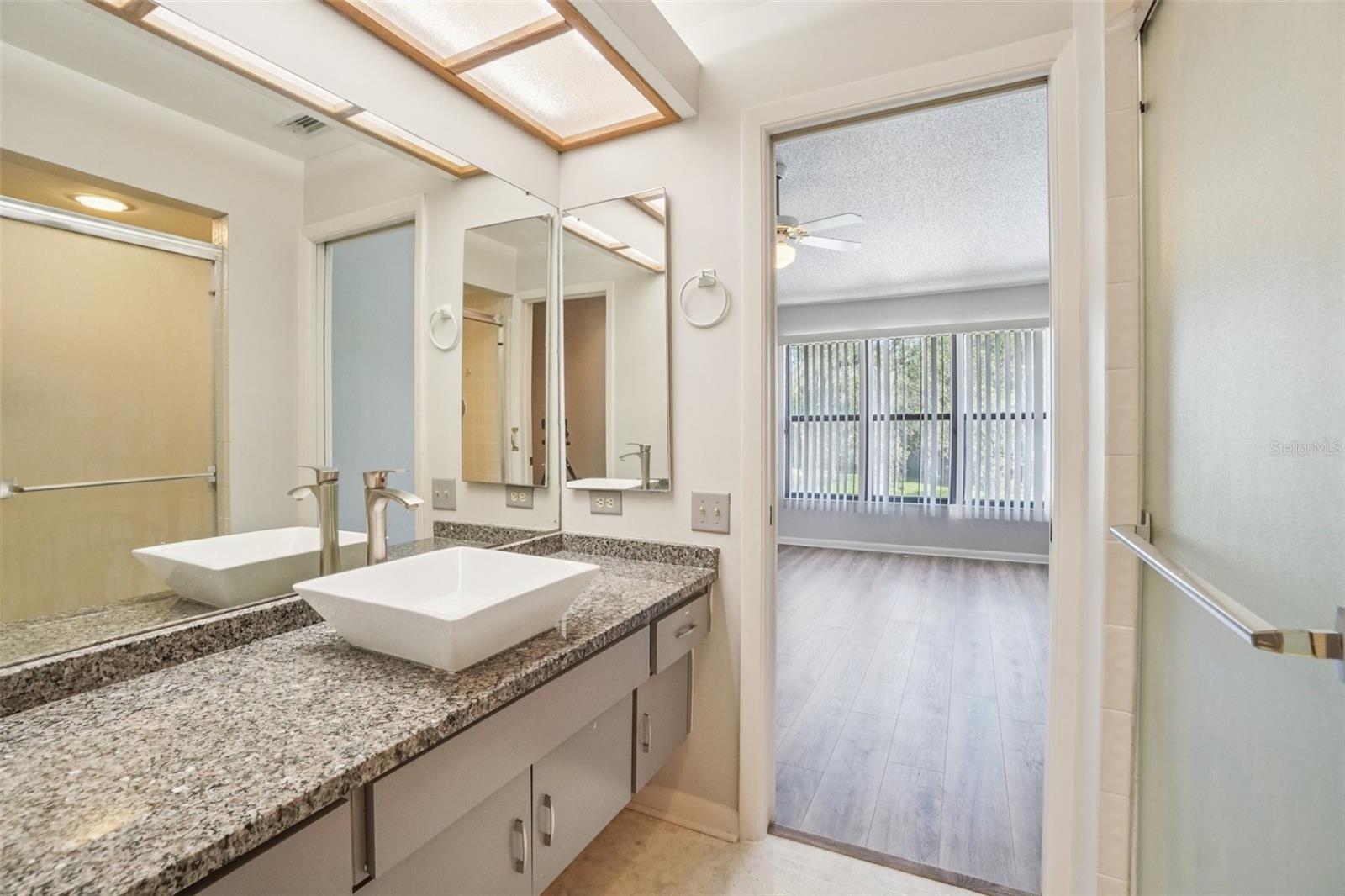 Image 31 of 41 For 745 Oak Park Place