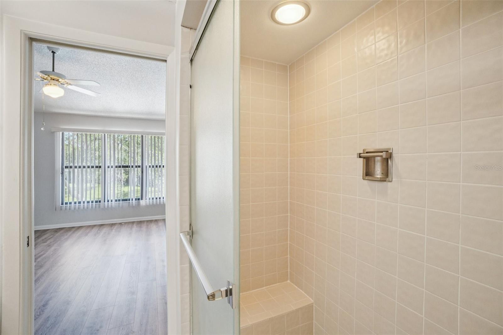 Image 32 of 41 For 745 Oak Park Place