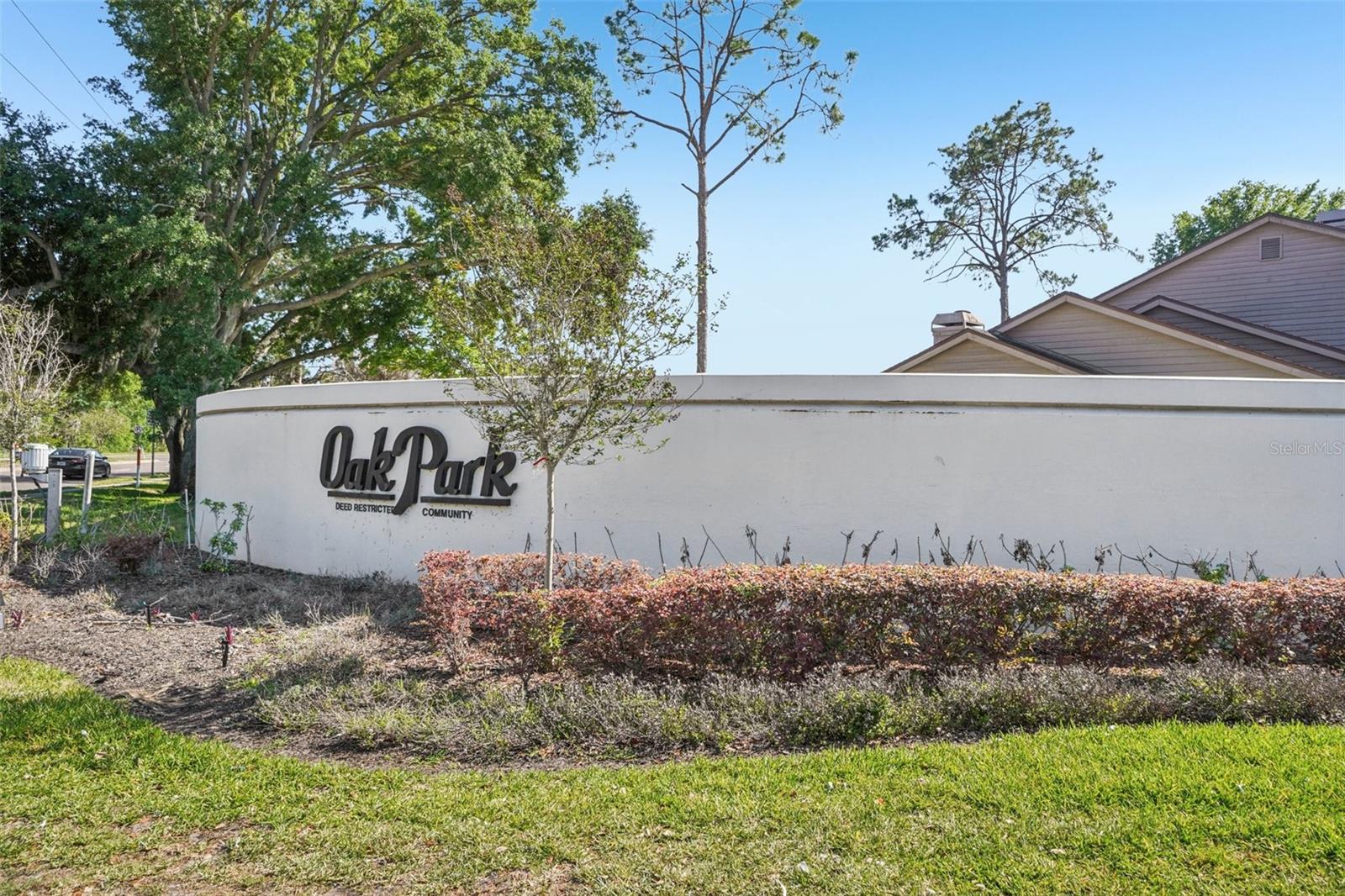 Image 40 of 41 For 745 Oak Park Place