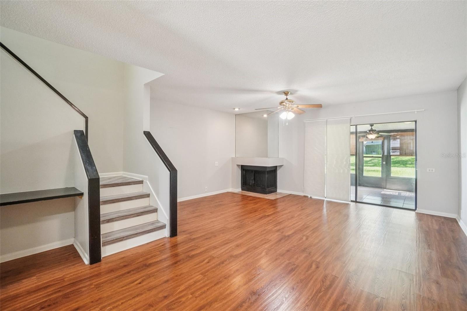 Image 9 of 41 For 745 Oak Park Place