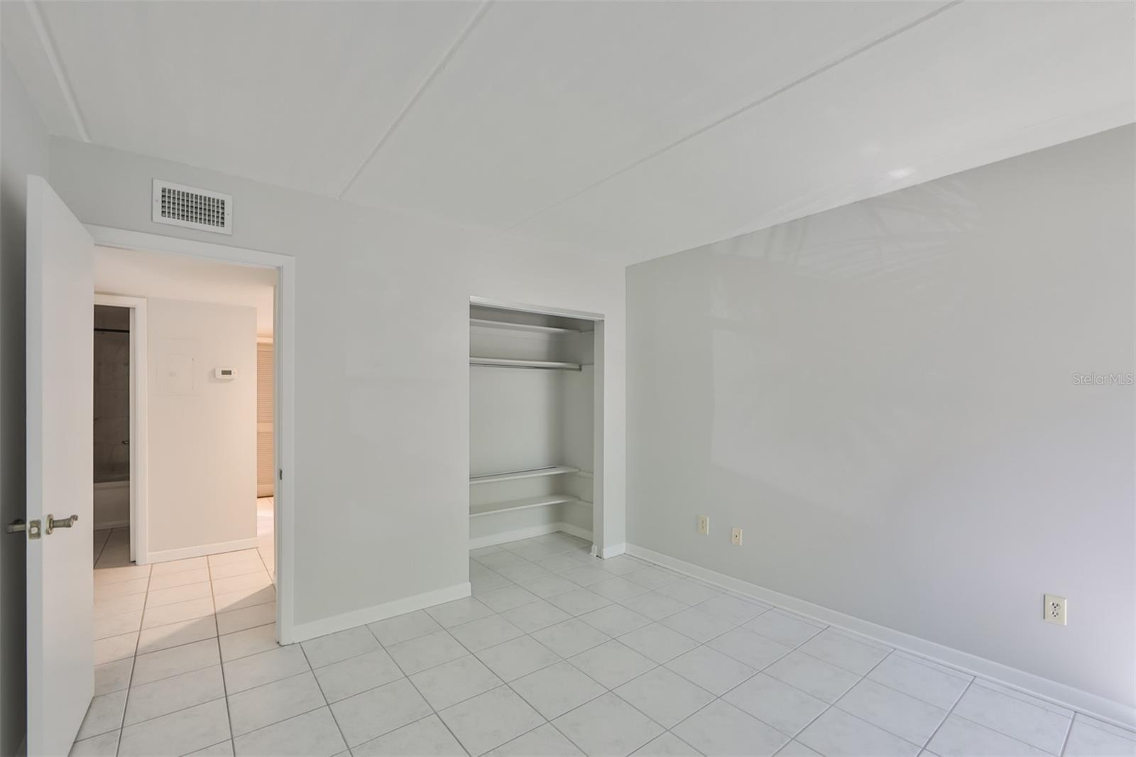 Image 15 of 24 For 3325 Bayshore Boulevard E34