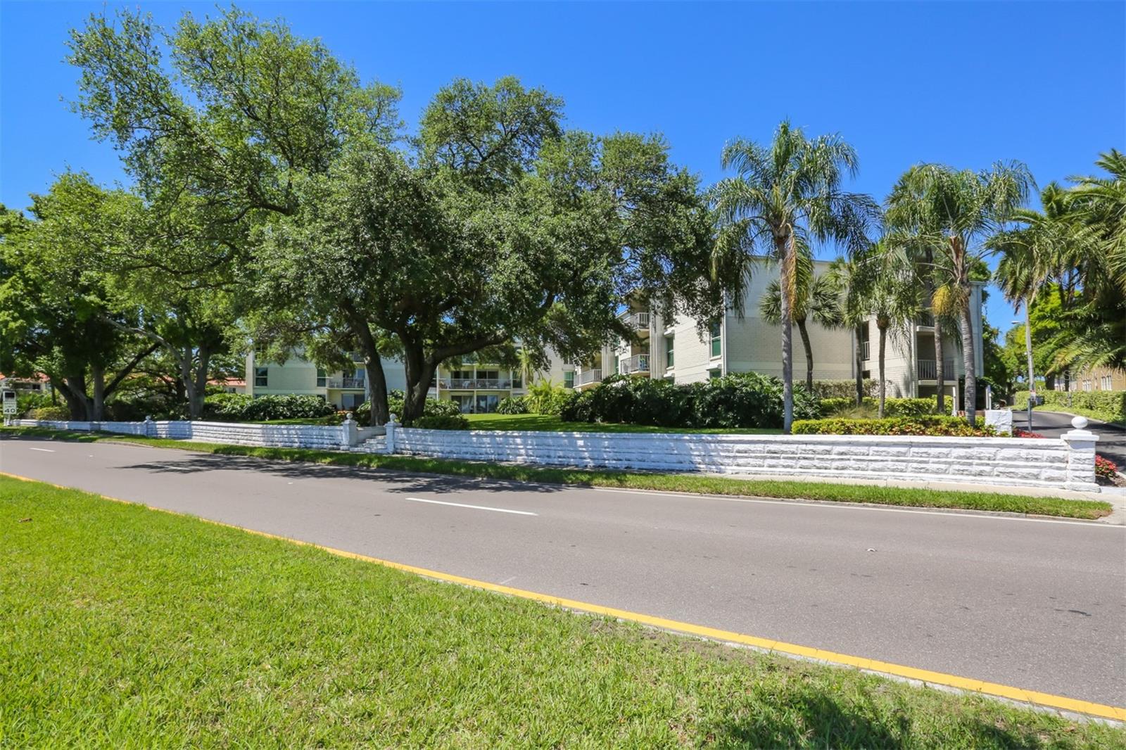 Image 24 of 24 For 3325 Bayshore Boulevard E34