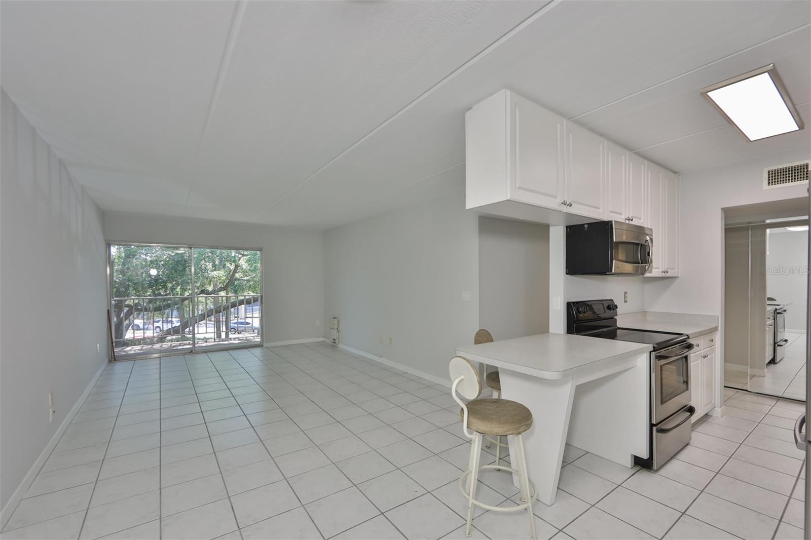 Image 4 of 24 For 3325 Bayshore Boulevard E34