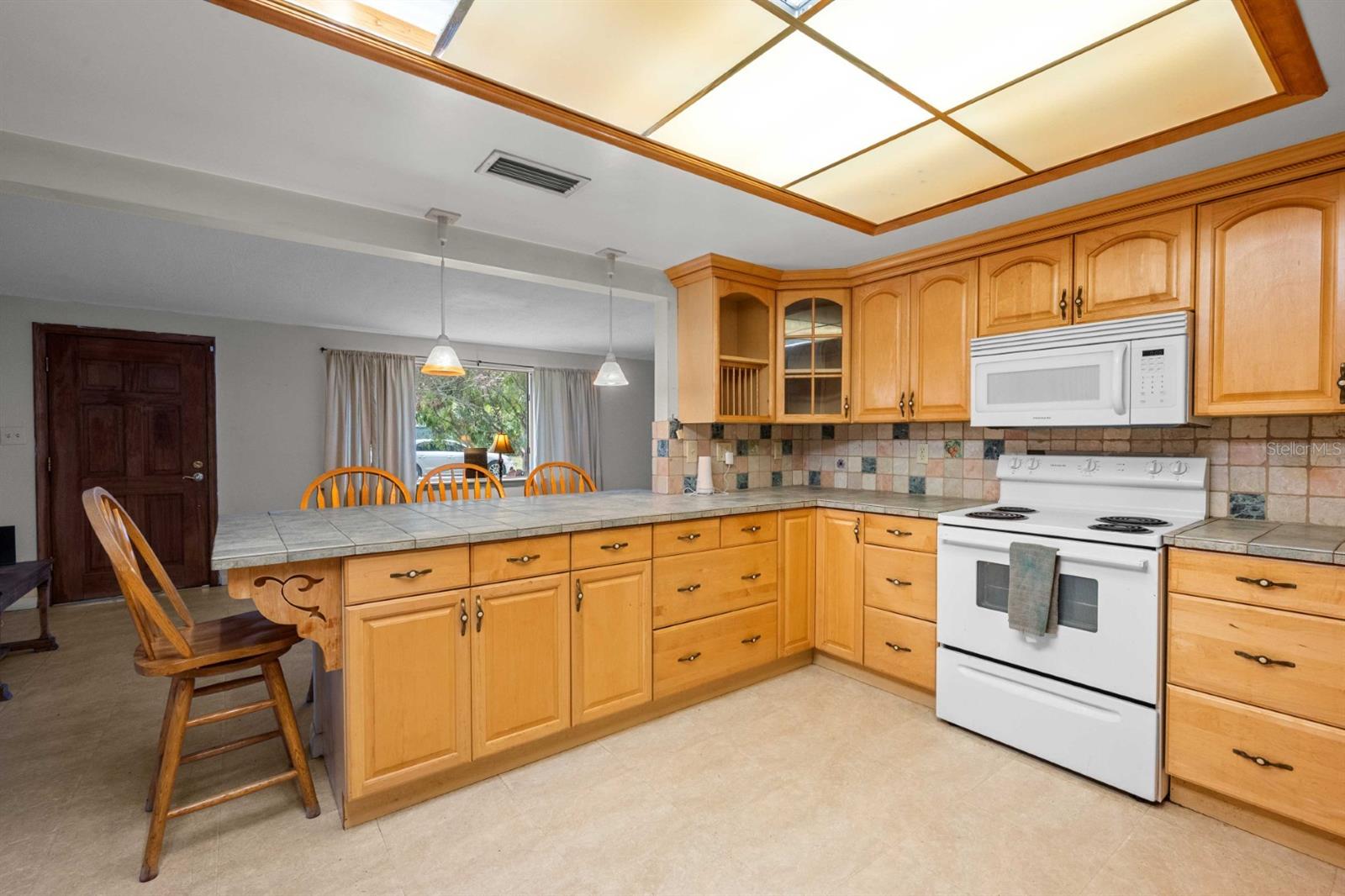 Image 10 of 29 For 924 Valmar Street