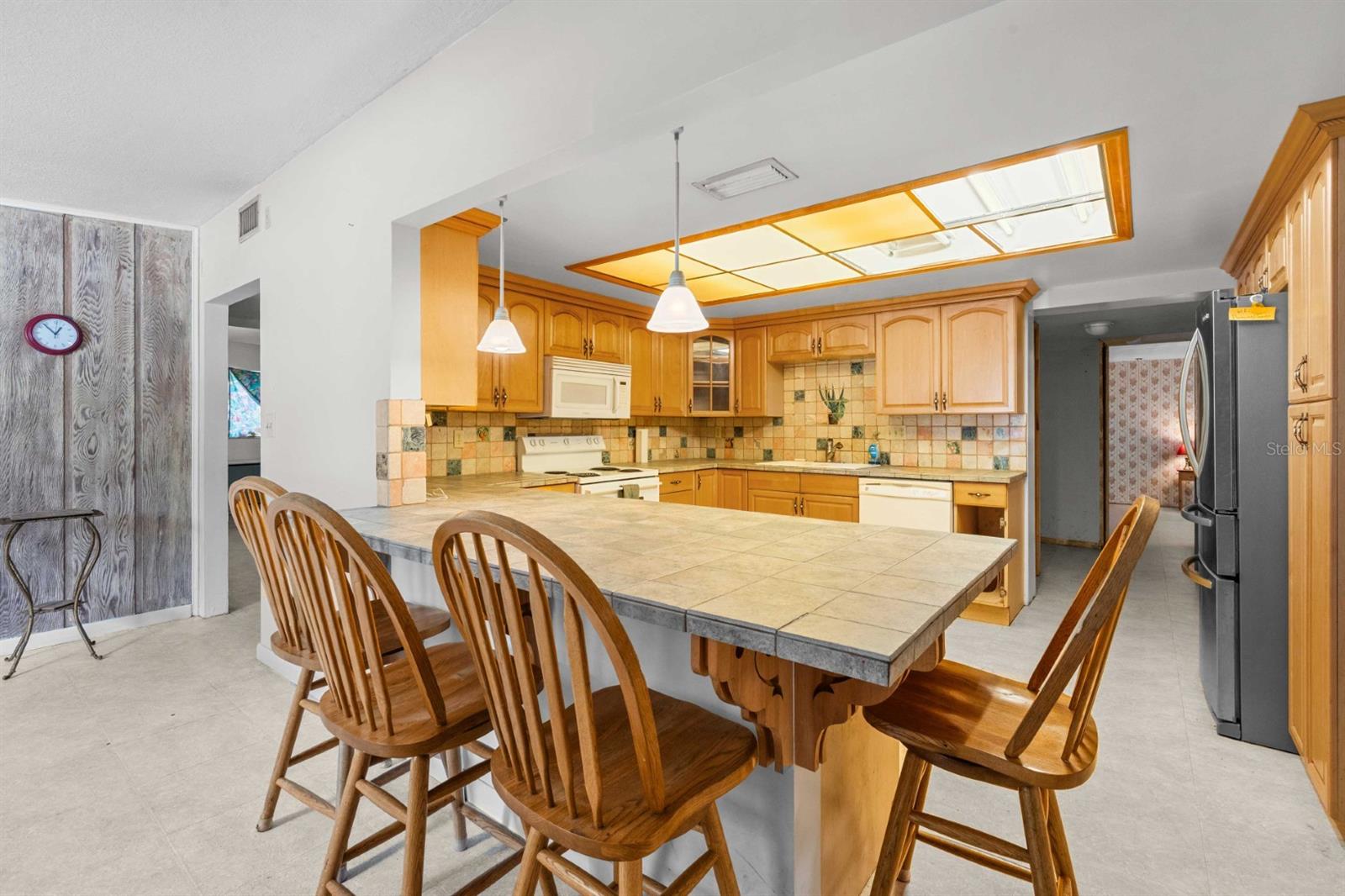 Image 11 of 29 For 924 Valmar Street