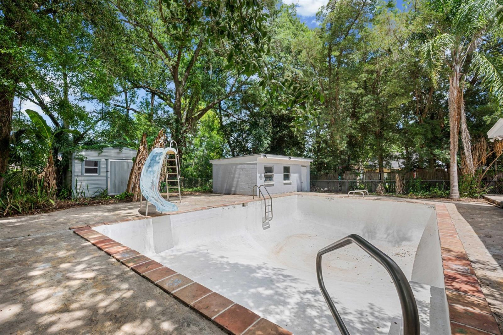 Image 22 of 29 For 924 Valmar Street