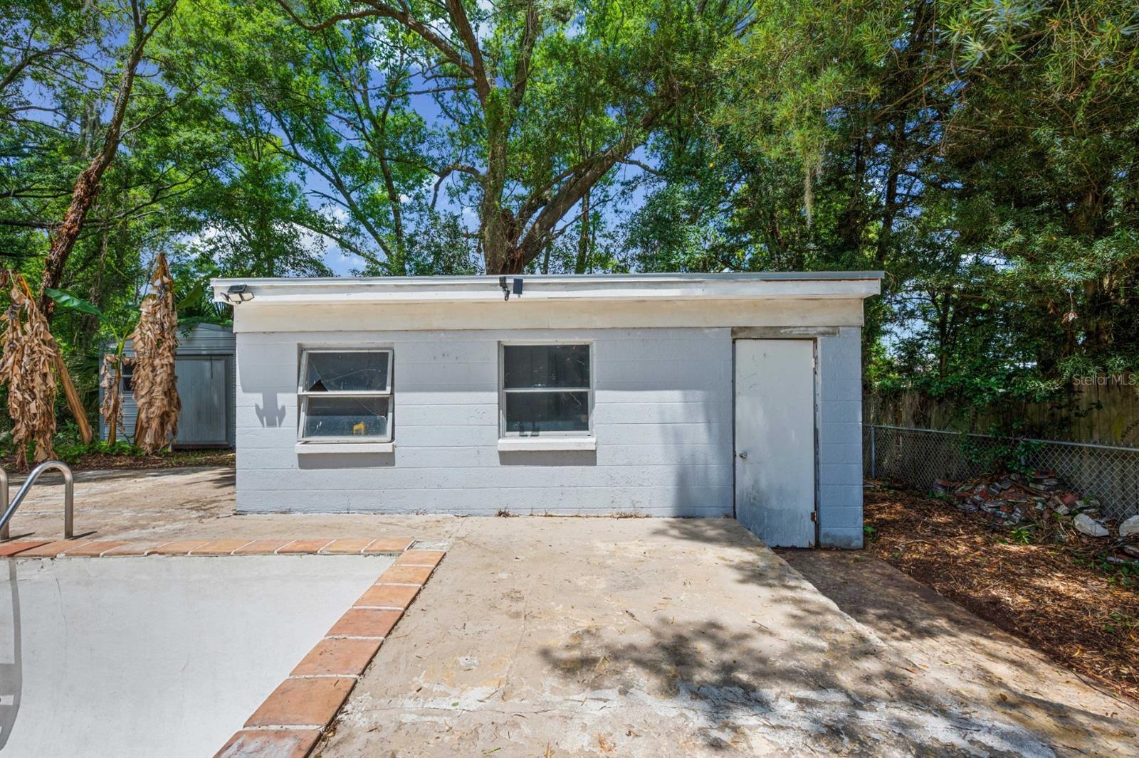 Image 26 of 29 For 924 Valmar Street