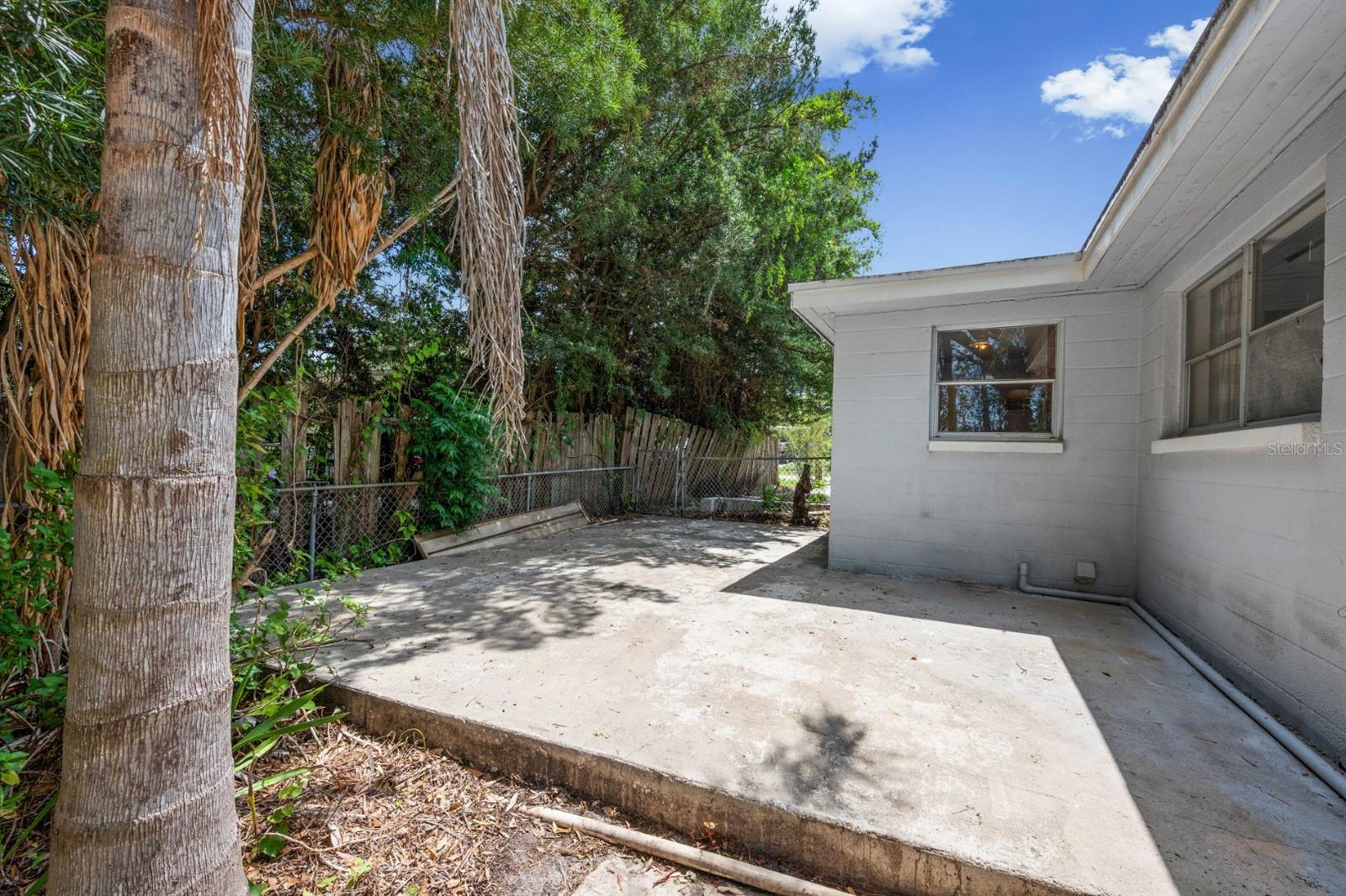 Image 27 of 29 For 924 Valmar Street