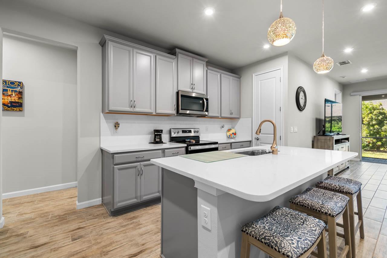 Image 16 of 52 For 3775 Maxwell Park Drive 92