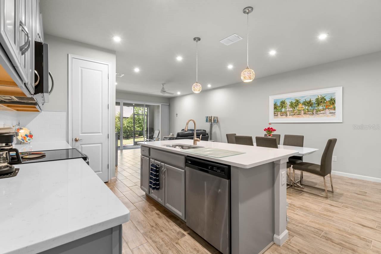 Image 17 of 52 For 3775 Maxwell Park Drive 92