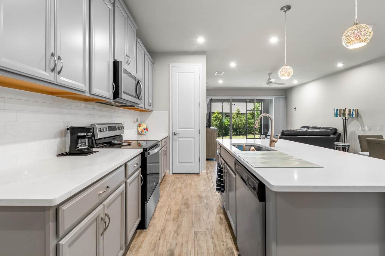 Image 18 of 52 For 3775 Maxwell Park Drive 92