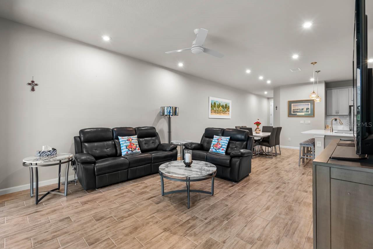 Image 24 of 52 For 3775 Maxwell Park Drive 92