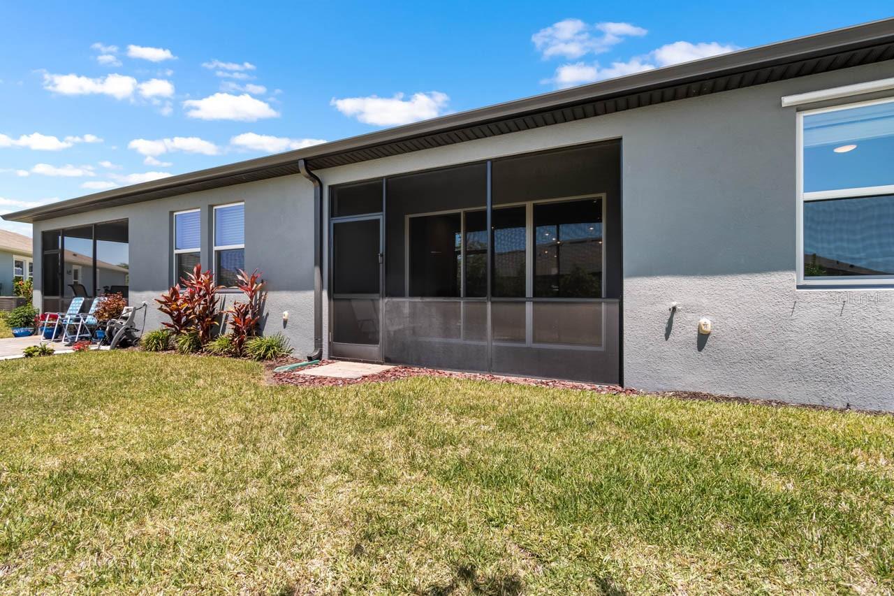 Image 9 of 52 For 3775 Maxwell Park Drive 92