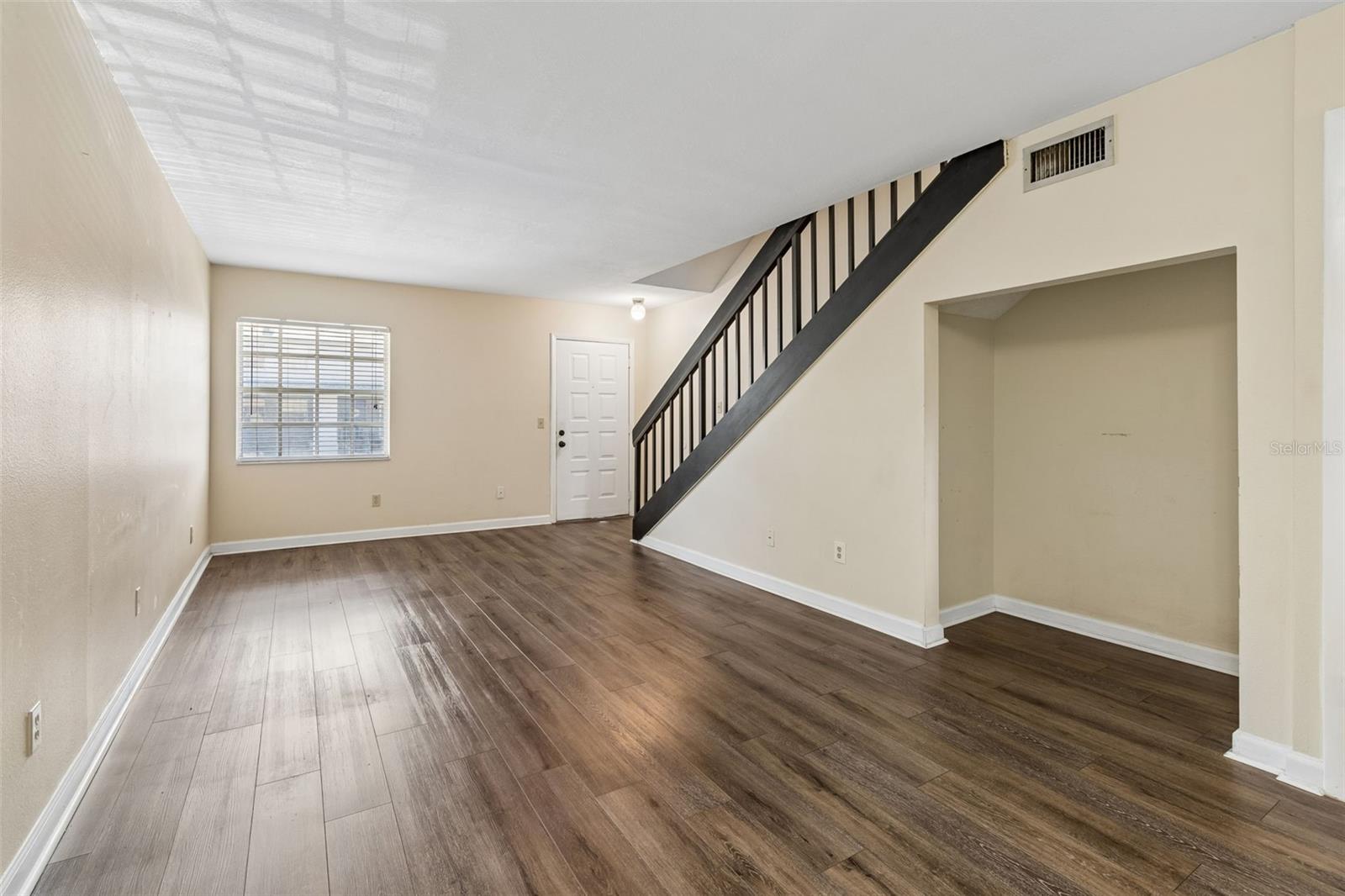 Image 5 of 20 For 4839 Mcelroy  F206