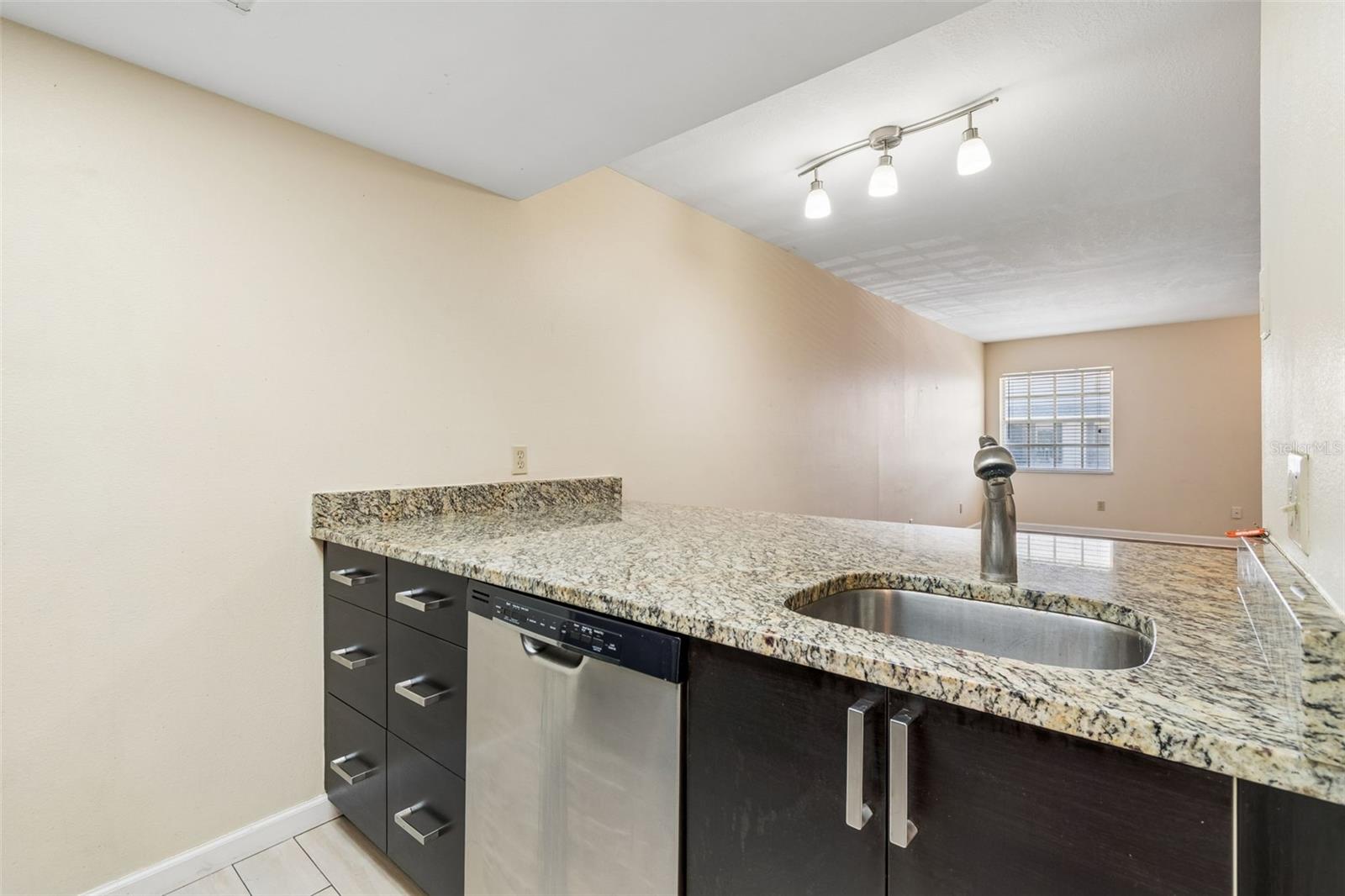 Image 8 of 20 For 4839 Mcelroy  F206