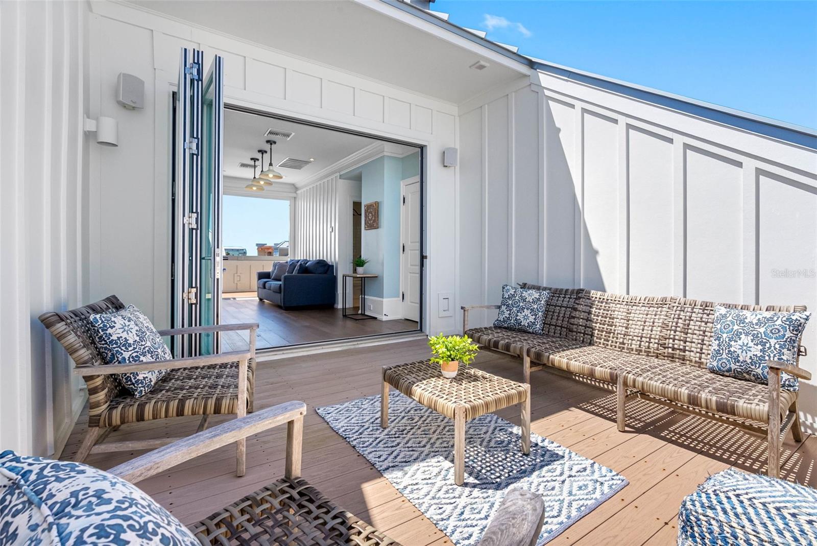 Listing photo id 29 for 19915 Gulf Boulevard 506