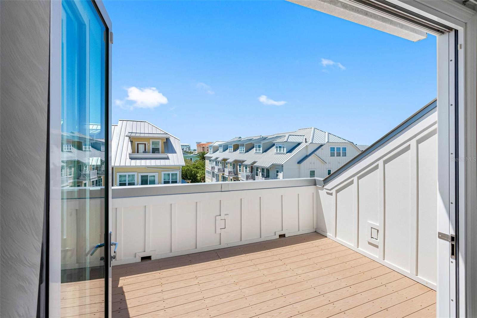 Listing photo id 31 for 19915 Gulf Boulevard 506