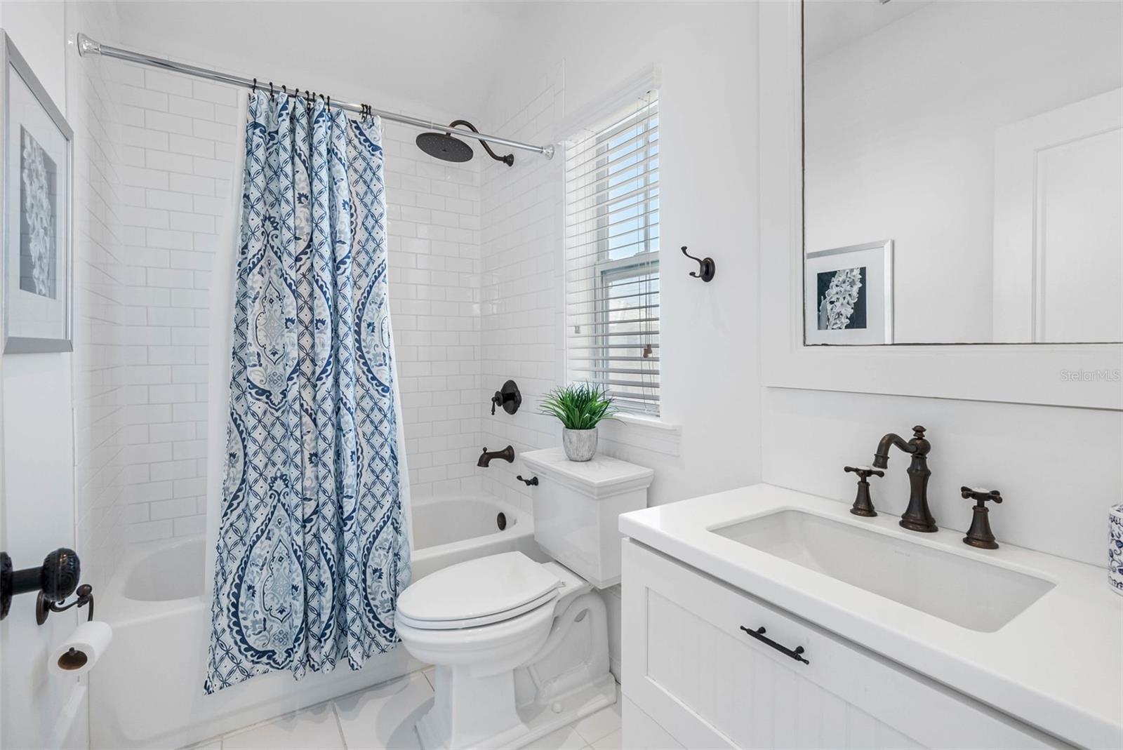 Listing photo id 33 for 19915 Gulf Boulevard 506