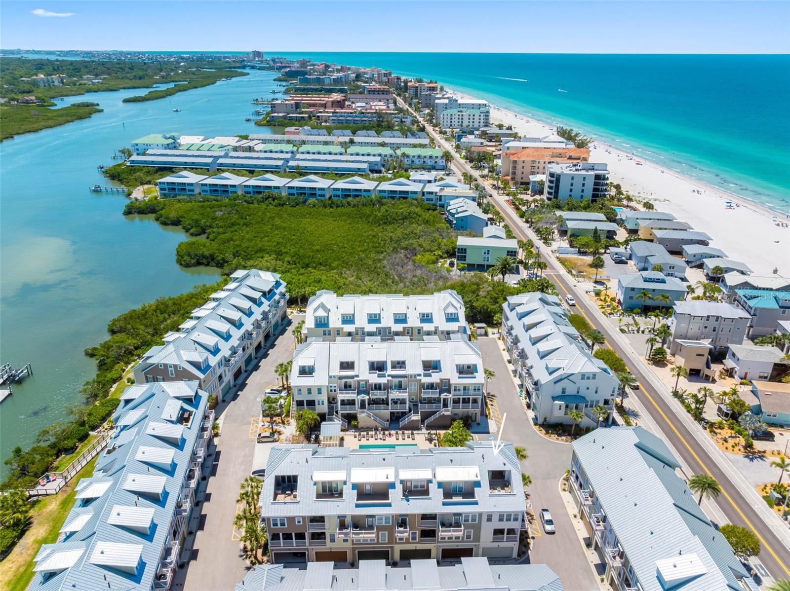 Listing photo id 43 for 19915 Gulf Boulevard 506
