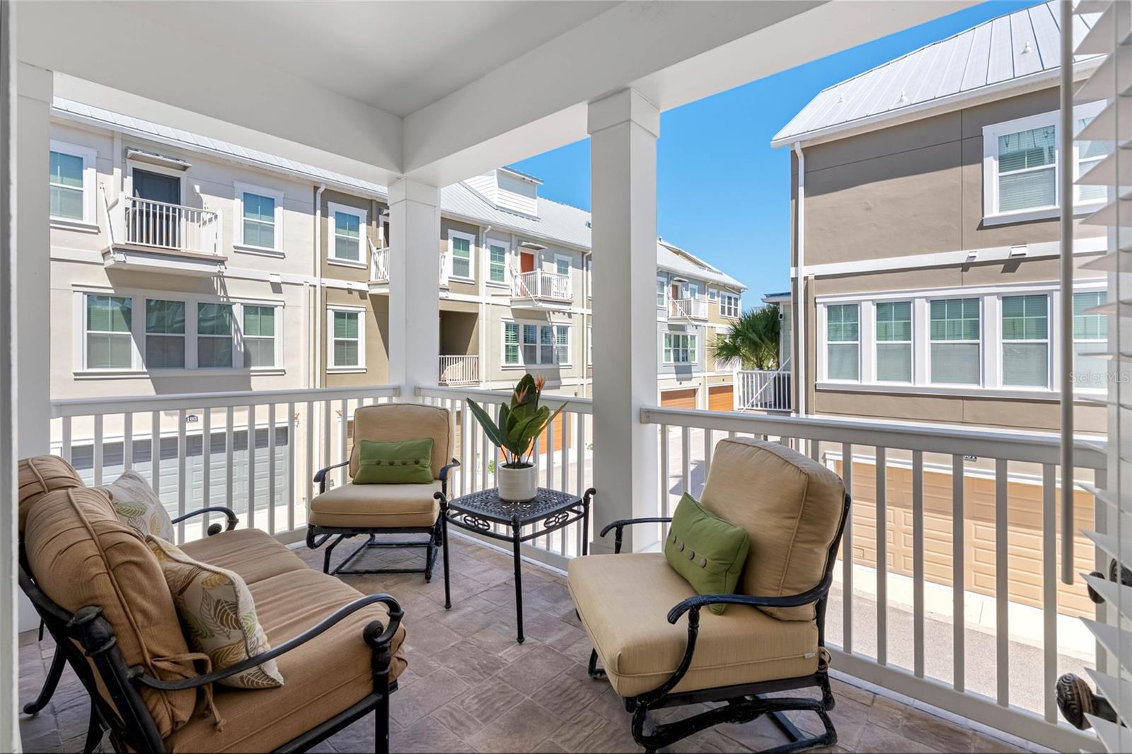 Listing photo id 6 for 19915 Gulf Boulevard 506