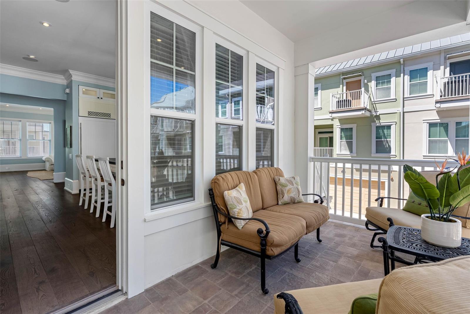 Listing photo id 7 for 19915 Gulf Boulevard 506