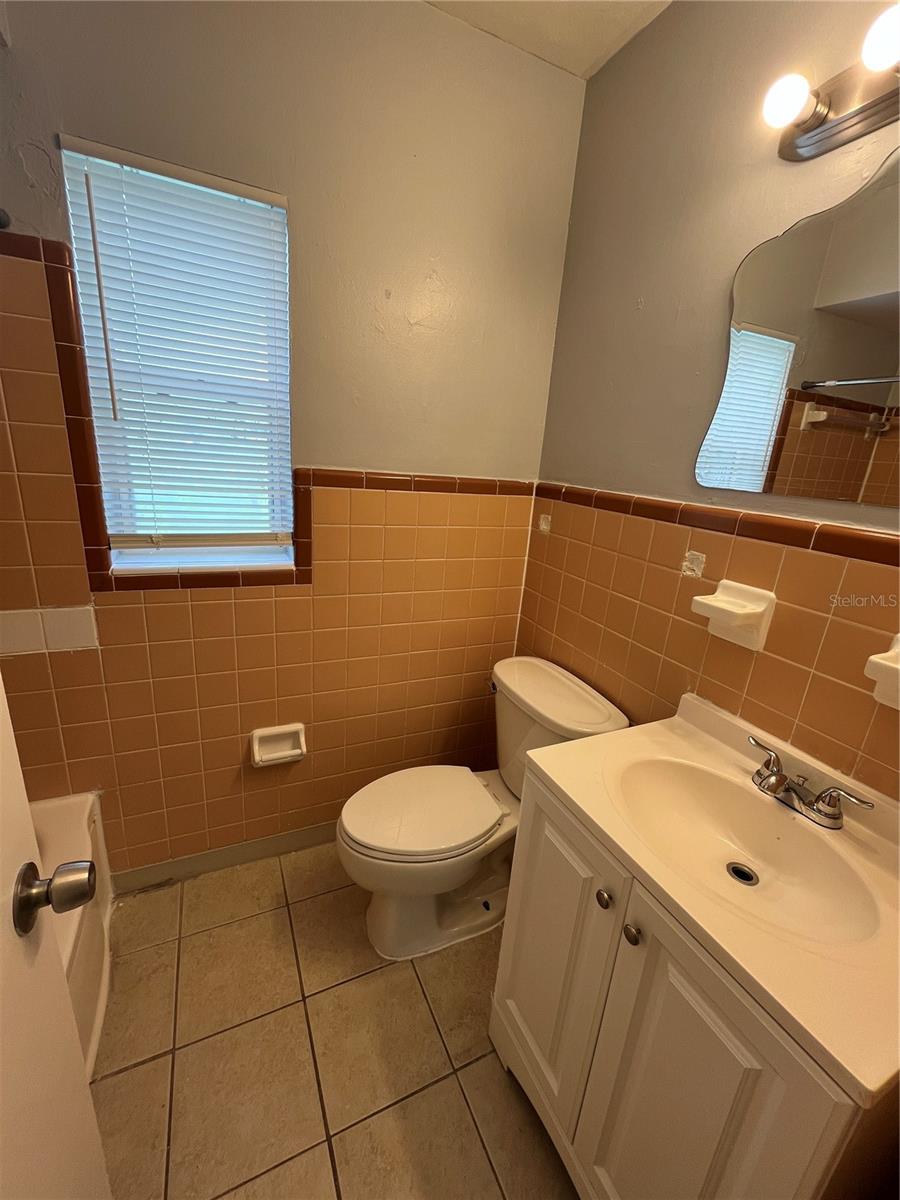 Image 5 of 8 For 4203 Lake Lawne Avenue