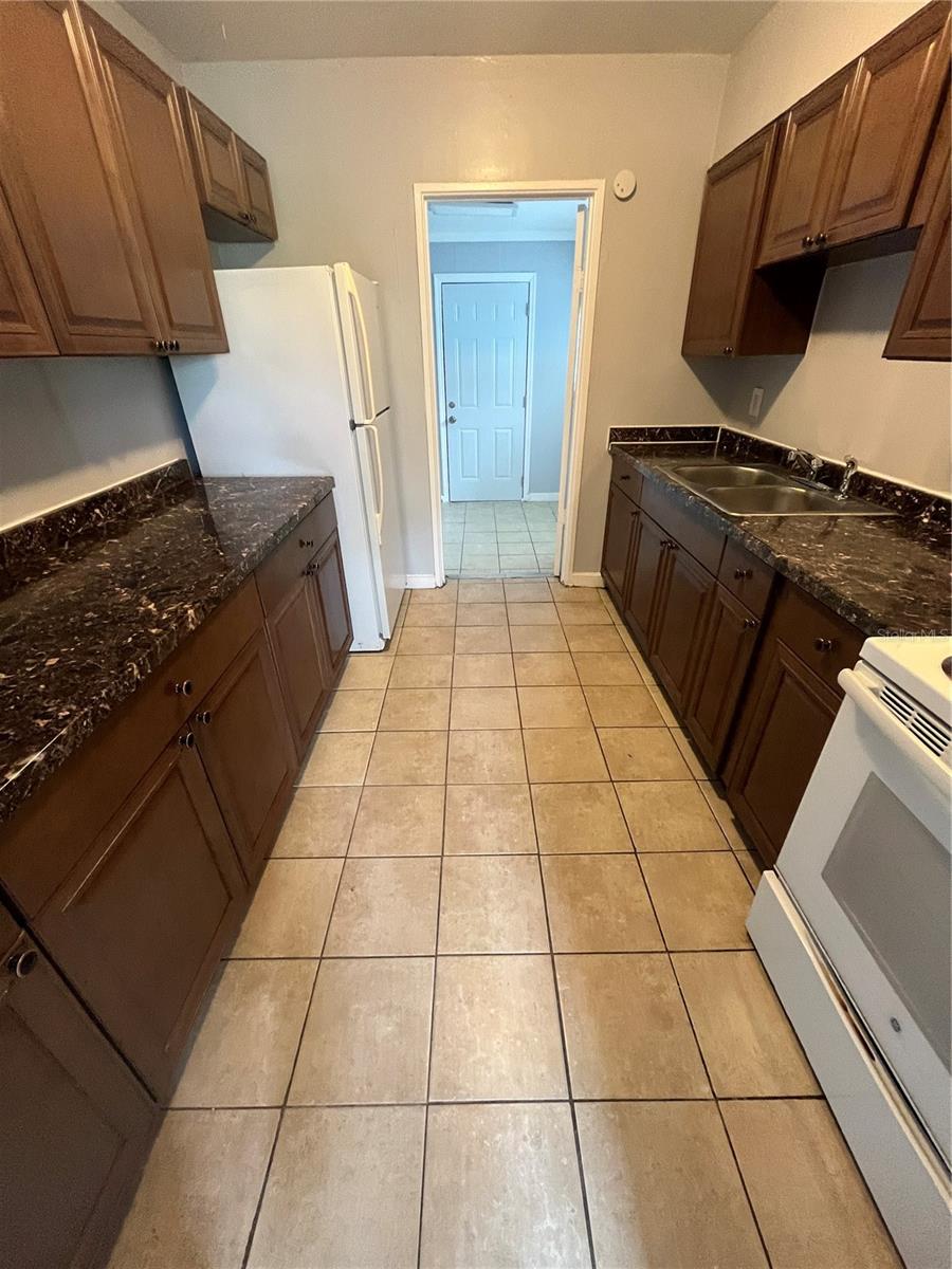 Image 7 of 8 For 4203 Lake Lawne Avenue